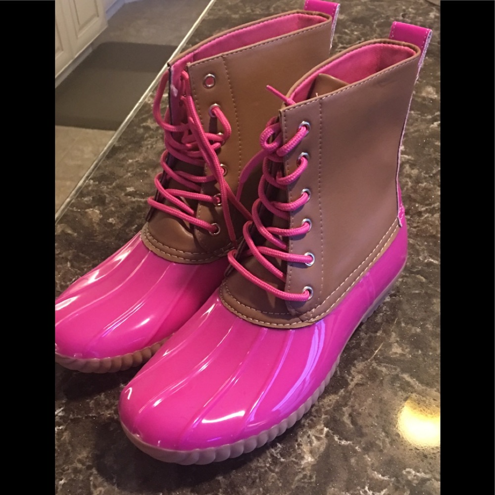 Duck boots